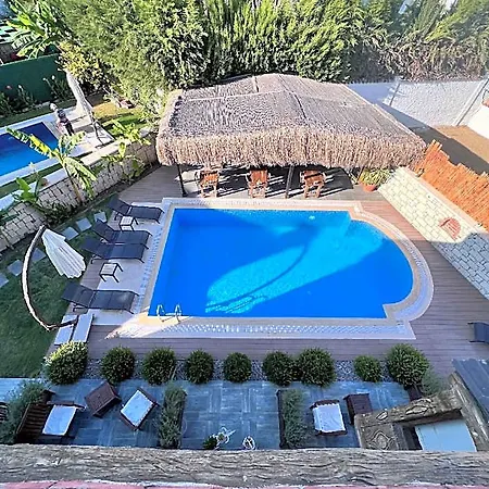 Pupa Alacati Hotel