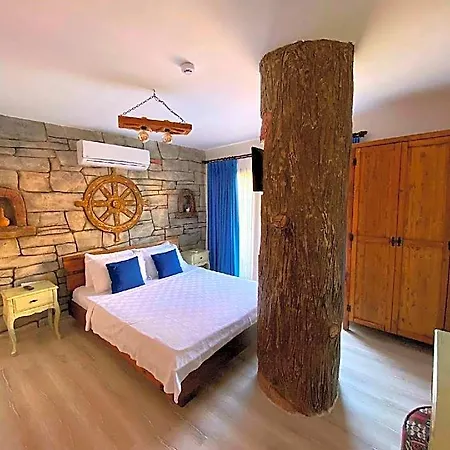 Pupa Alacati Cesme