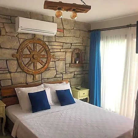 Pupa Alacati Cesme