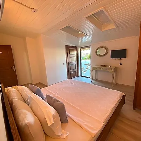 Pupa Alacati Hotel
